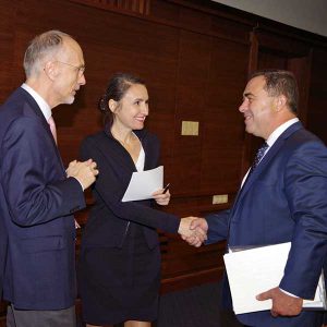 Stellv. Minister K. Zhivkov mit Svoboda und Heiko Schmidt